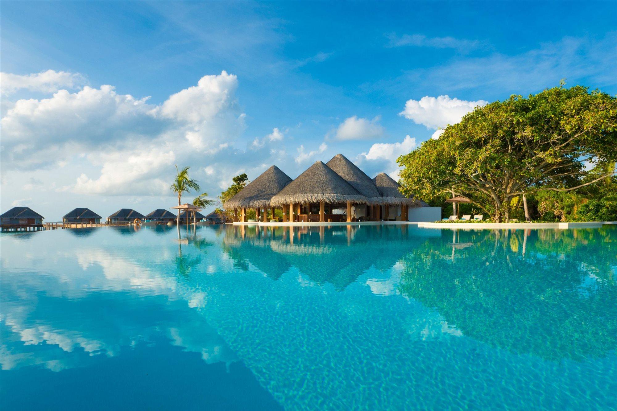 Dusit Thani Maldives - 50 Percent Discount On Transfers For Until 20 Dec 2025 5*